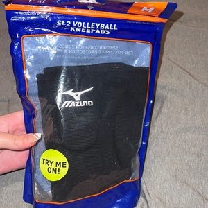 BRAND NEW mizuno volleyball knee pads